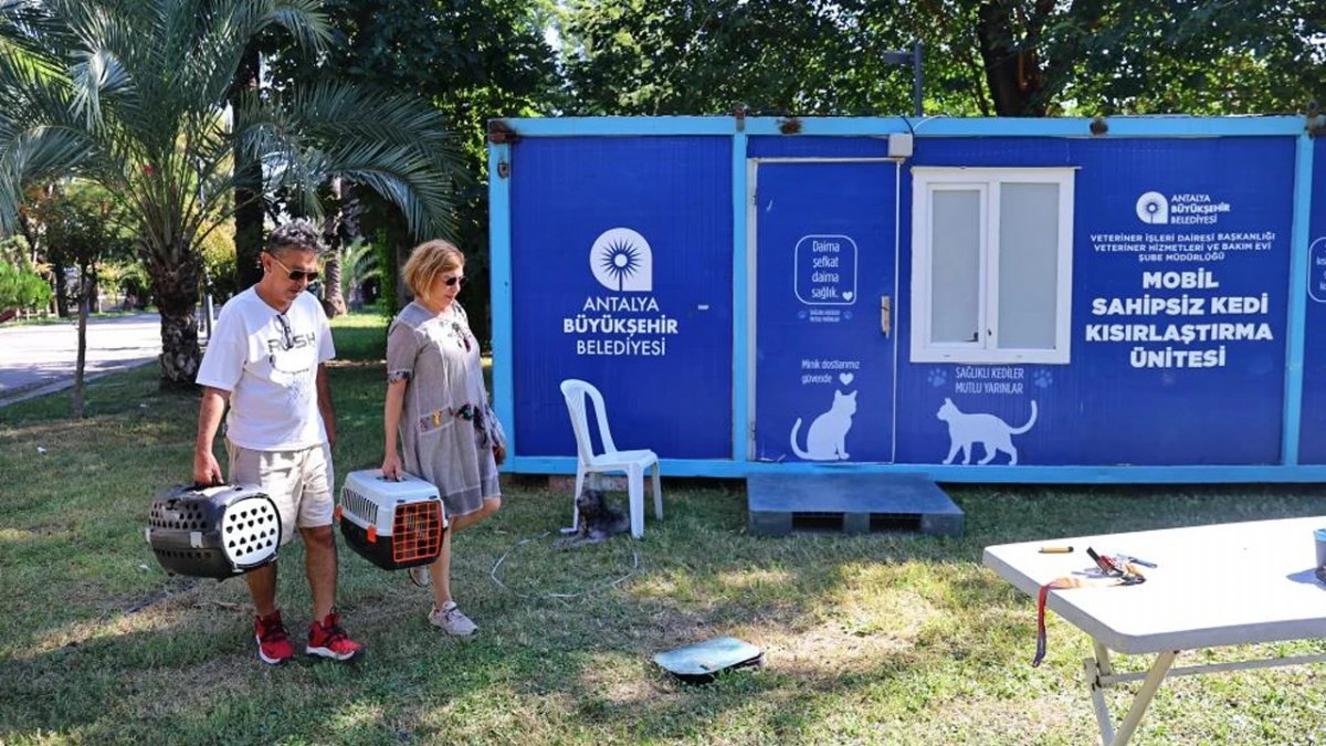 Antalya’da Mobil Kısırlaştırma Ünitesinin Yeni Durağı Karaalioğlu Parkı
