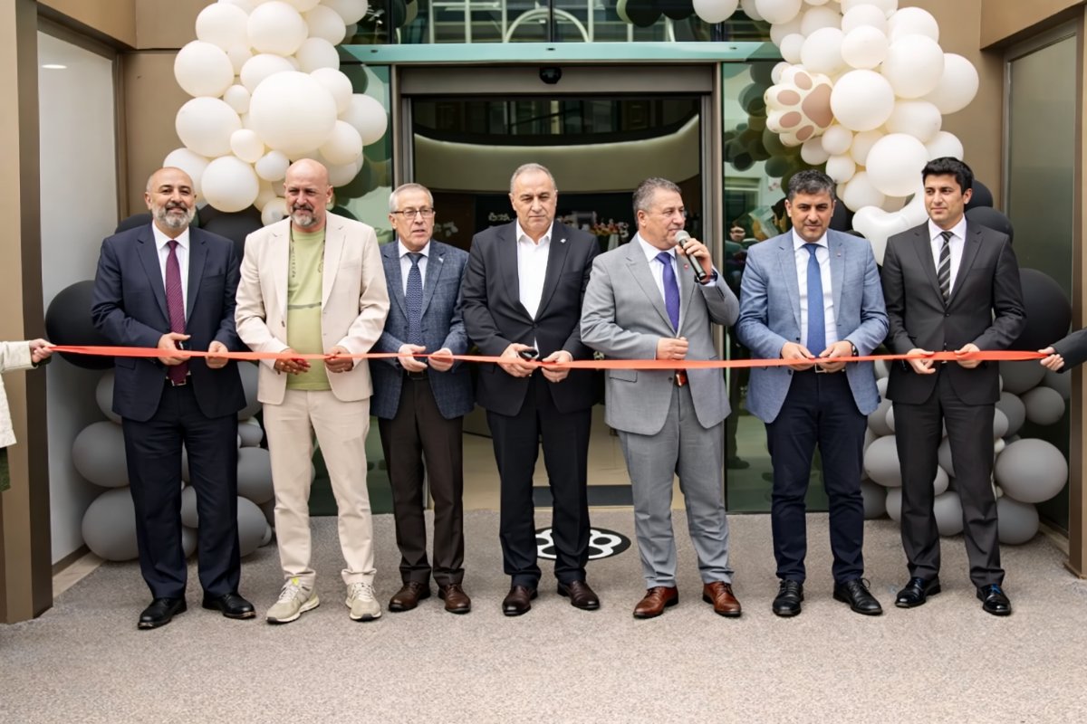 İzmir’de Can Dostlara Yeni Nesil Sağlık Üssü: Ege Vitalis Kapılarını Açtı