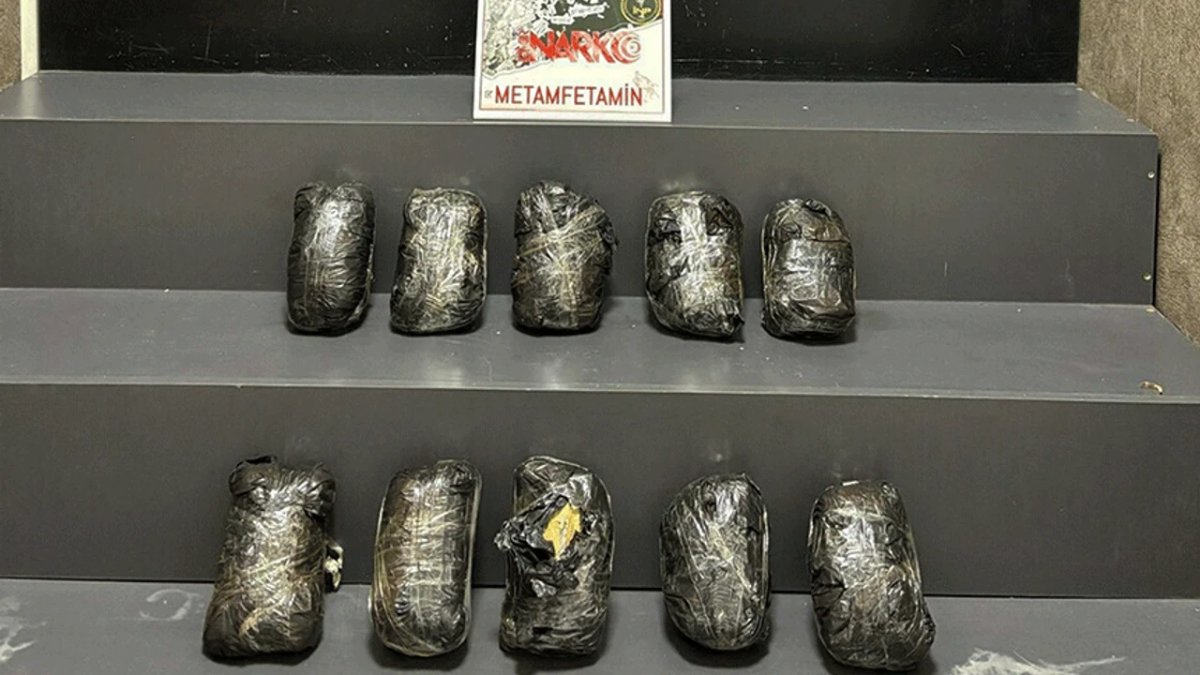 İzmir’de Narkotik Köpeği Alis 10 Kilo Metamfetamin Buldu