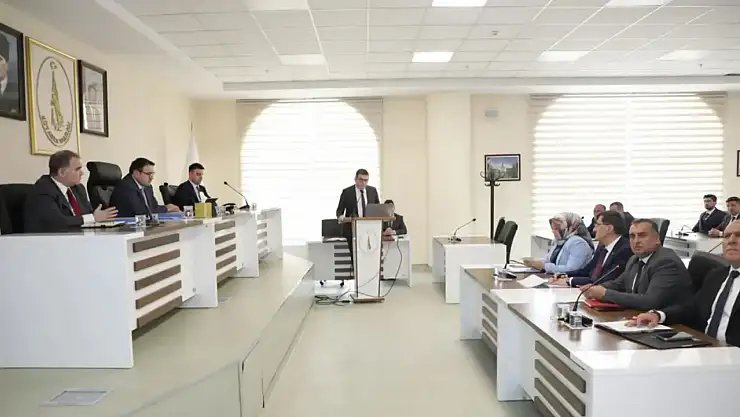 Kütahya’da sahipsiz hayvanlar için yeni dönem planlaması masaya yatırıldı