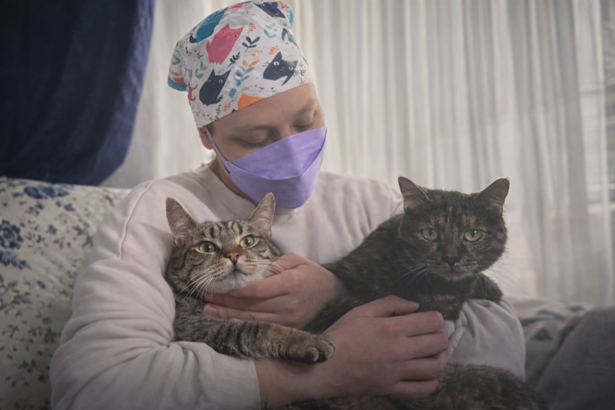 Lösemiyi Yenen Anaokulu Öğretmeni Hazal Duman’a En Büyük Desteği Kedileri Verdi