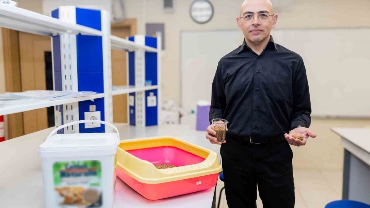 Yaşar Üniversitesi’nde Ceviz Kabuğundan Organik Kedi Kumu Geliştirildi
