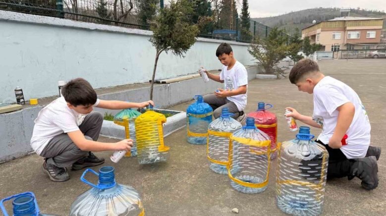 Yemek Artıkları Sokak Hayvanları İçin Mamaya Dönüştürülüyor